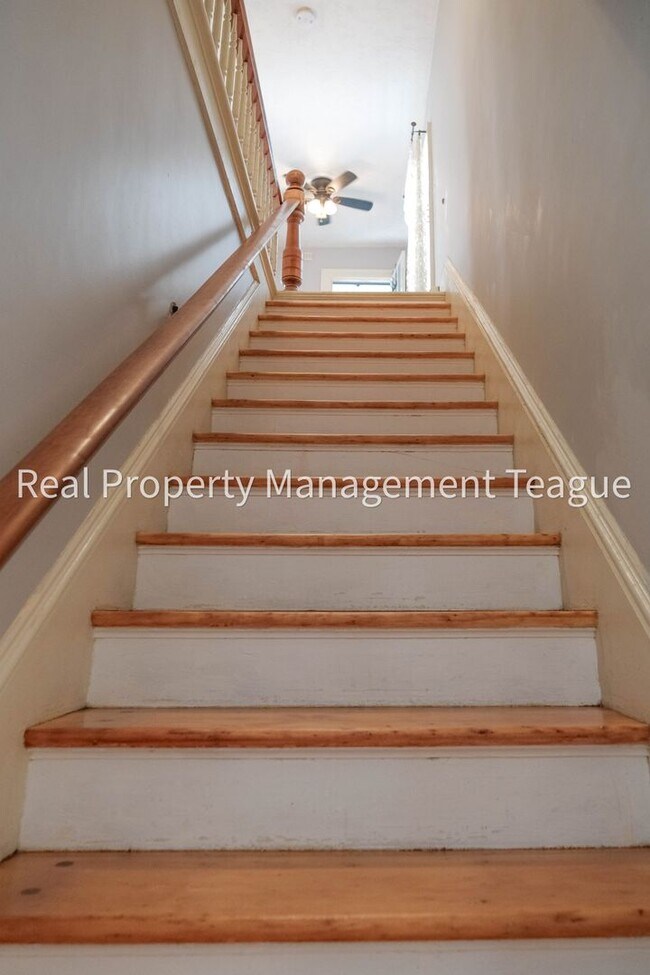 Building Photo - Dream home in Altamont