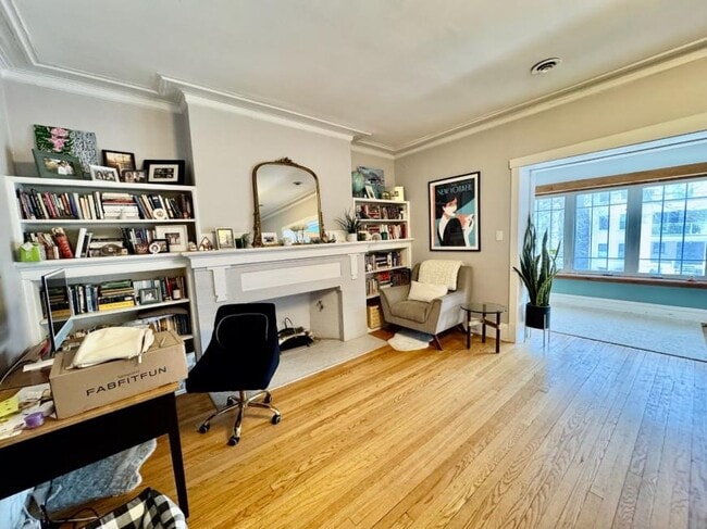 Building Photo - 4 bedroom in CHICAGO IL 60660