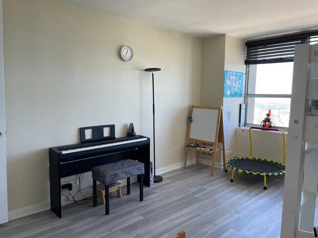 Building Photo - 655 W Irving Park Rd