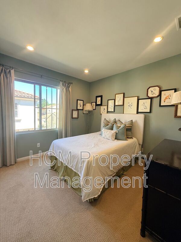 Building Photo - 29 Serenity