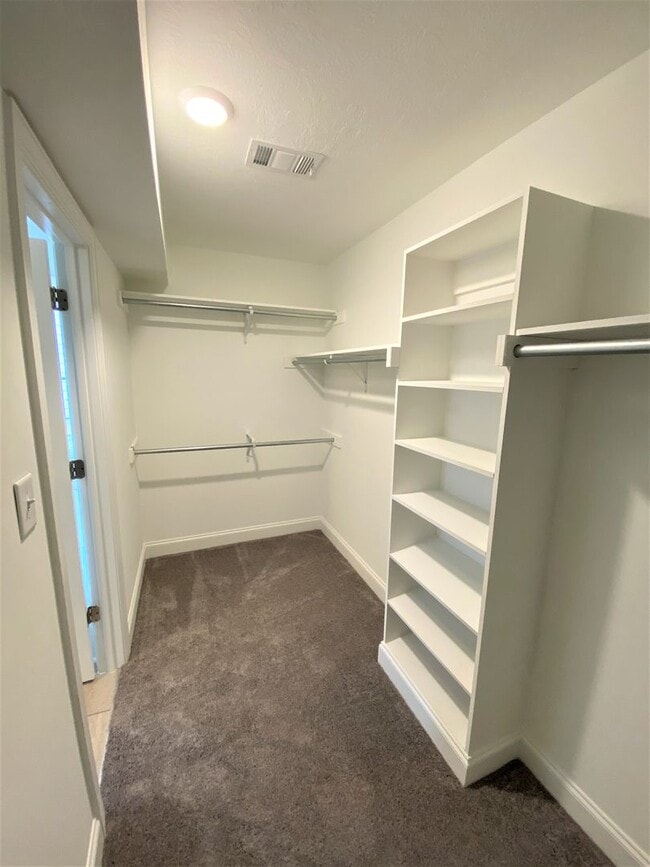 Building Photo - 2318 Bundoran Dr