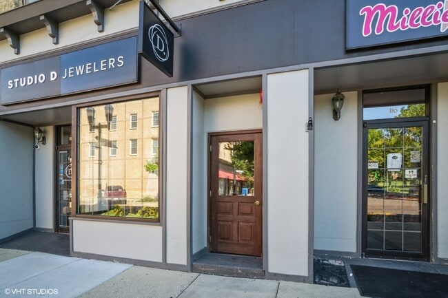 Building Photo - 116 N Benton St