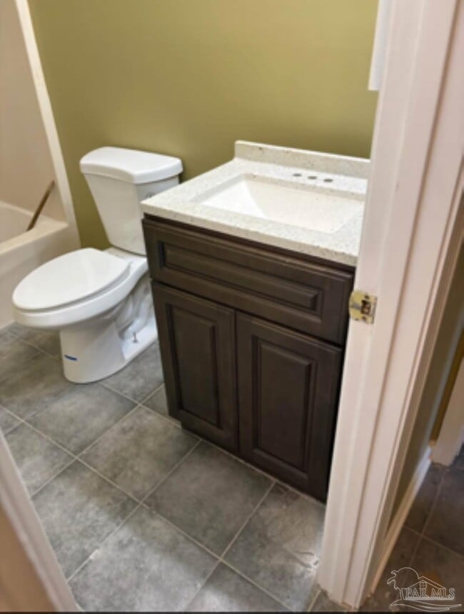 Building Photo - 537 Petros Cir