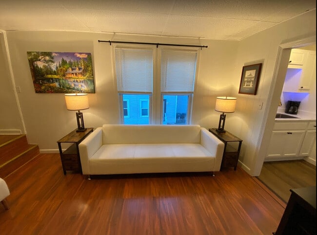 Building Photo - 46 Oak Ter