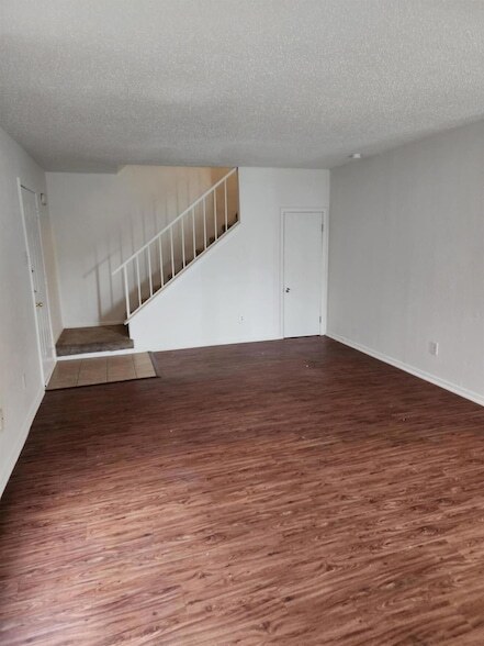 Building Photo - 3959 N Garland Ave