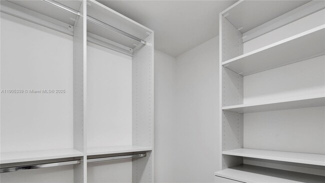 Building Photo - 555 NE 34th St