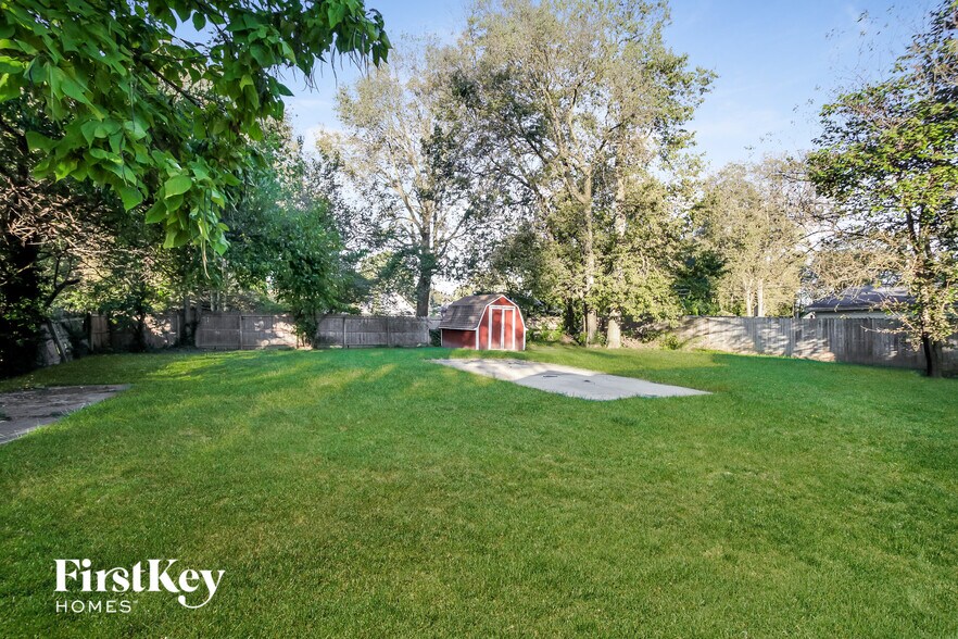 Building Photo - 4880 Hardell Dr