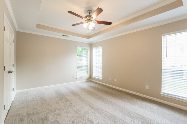 Building Photo - 520 Brooksdale Dr