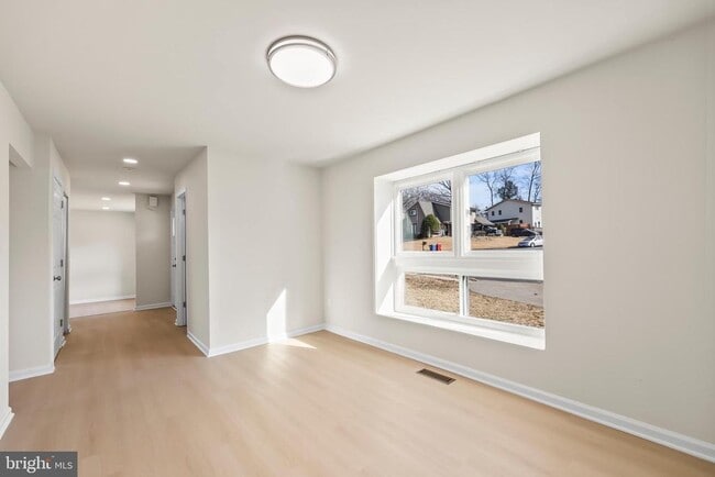 Building Photo - 2520 Linwood Ln