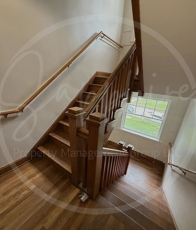 Building Photo - 853 Barnett Ave