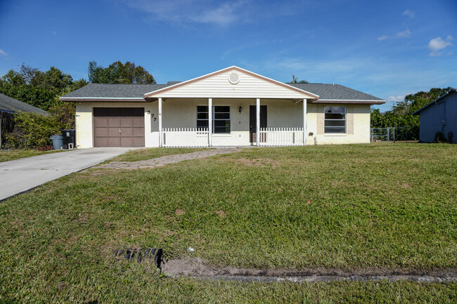 Building Photo - 377 NW Placid Ave