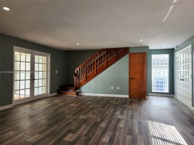 Building Photo - 3620 SW 106th Ave