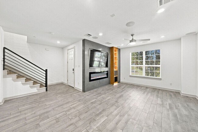Building Photo - 1652 Jessica Dr