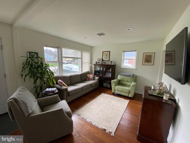 Building Photo - 13 Brookside Rd