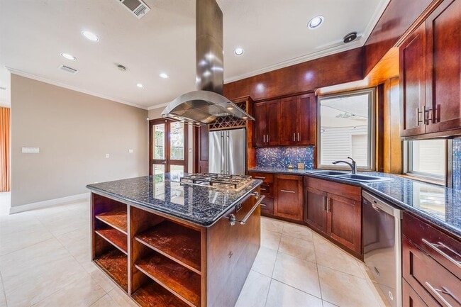 Building Photo - 11503 Lakeside Pl Dr