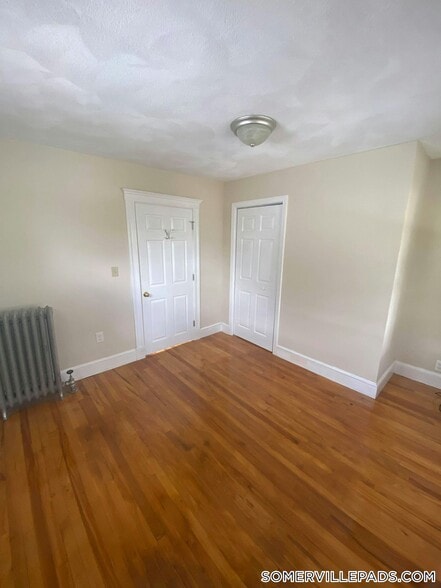 Building Photo - 56 Gordon St