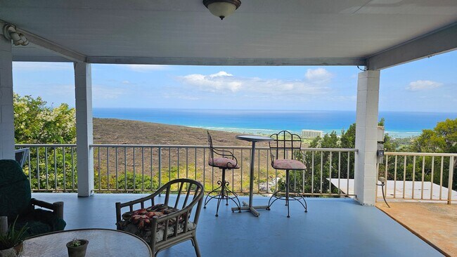 Building Photo - 1827 Halekoa Dr