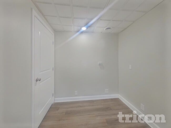 Building Photo - 5004 Woodstock St