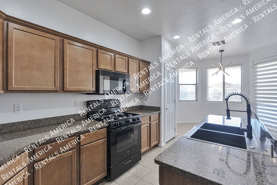 Building Photo - 6722 S Averroes Rd