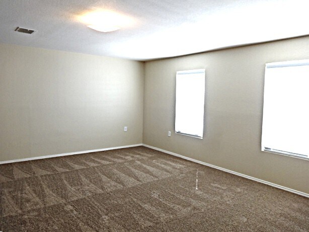 Building Photo - 4916 Water Ridge Ln