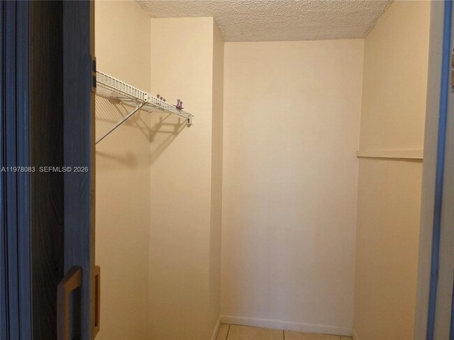 Building Photo - 9688 Fontainebleau Blvd