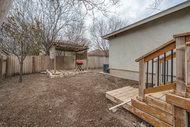 Building Photo - 6858 Celes Meadow Dr
