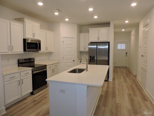 Building Photo - 6590 Paso Fino Dr