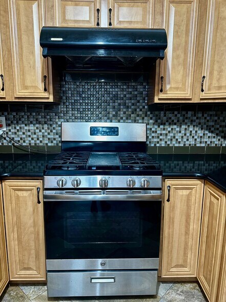 Building Photo - 99 Thoreau Dr
