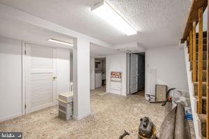 Building Photo - 1603 Otis St NE