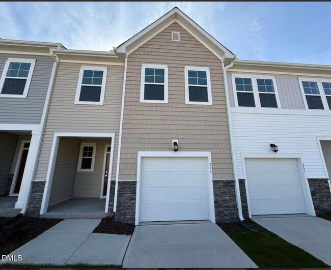 Primary Photo - 257 Lily Patch Ln