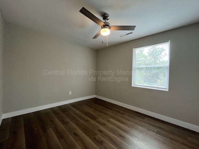 Building Photo - 224 Lakewood Dr