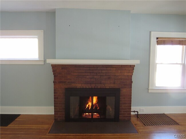 Building Photo - 126 Shotwell Park
