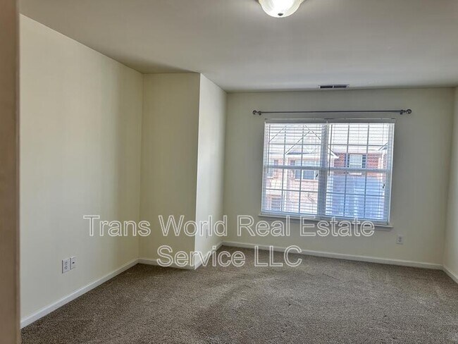 Building Photo - 9821 Alger Trce