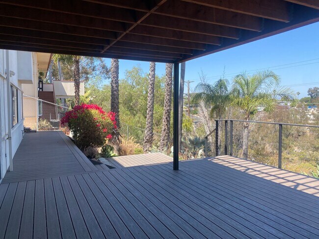 Building Photo - Beautiful Spacious Home in South Park with...