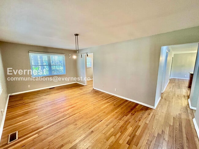 Building Photo - 3 Bed, 2.5 Bath Home with Fenced Yard & Garage / Pet-Friendly / Coming Soon!