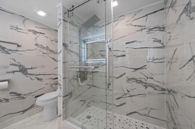 Building Photo - 100 Golden Isles Dr