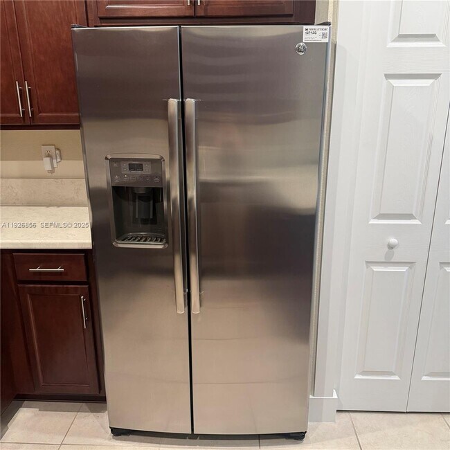 Building Photo - 10320 W 33rd Ln