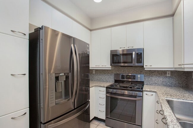 Building Photo - Portola Hills Bella Palermo - GORGEOUS 3 B...