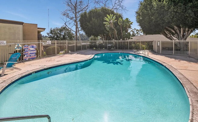 Building Photo - Welcome to this immaculate one-bedroom res...
