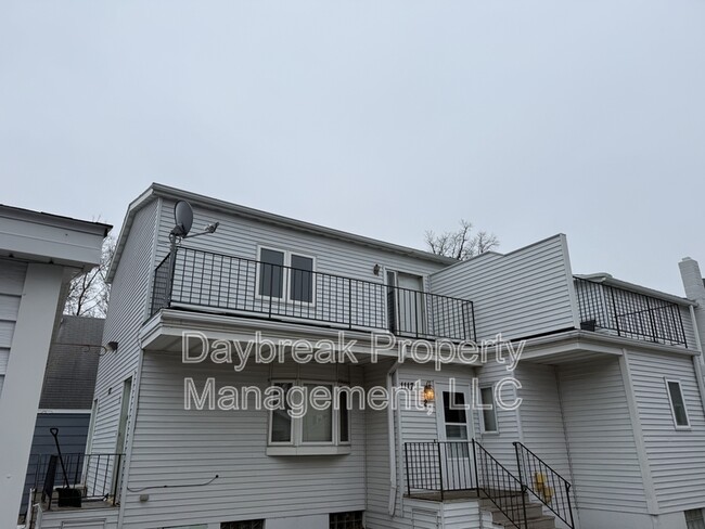 Building Photo - 1117 2nd Ave S