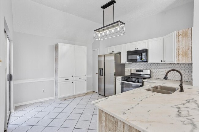 Building Photo - 1114 Lochmoor Ln