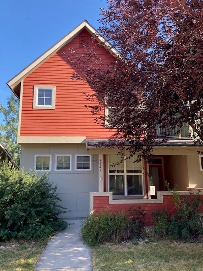 Primary Photo - Charming in the Heart of Bozeman