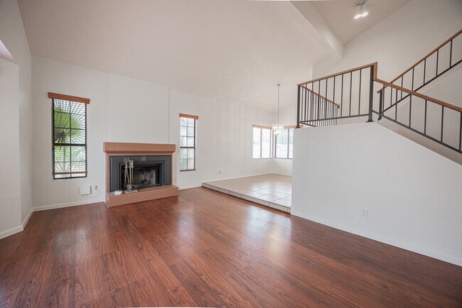 Building Photo - 11121 W Sunflower Pl