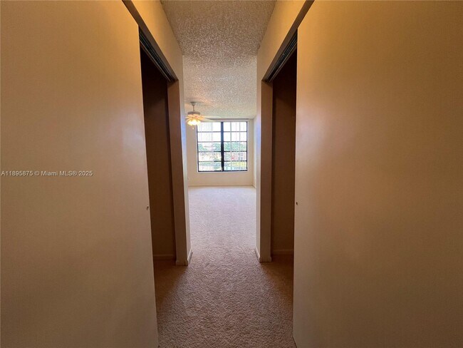 Building Photo - 6528 Coral Lake Dr