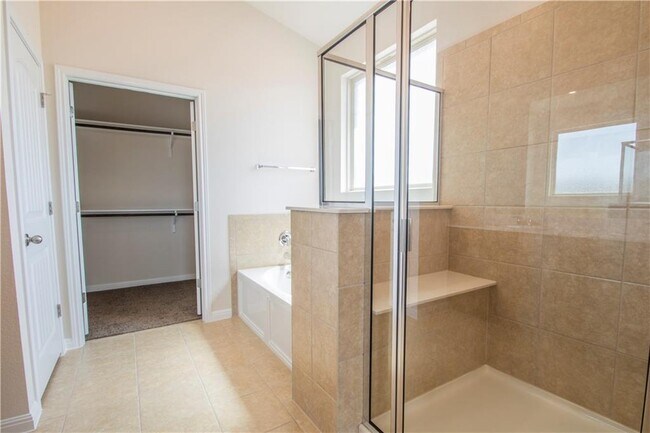 Building Photo - 1609 Desmond St