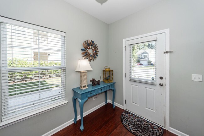 Building Photo - 4 Bedroom, 2.5 Bathroom Home in Brownswood...