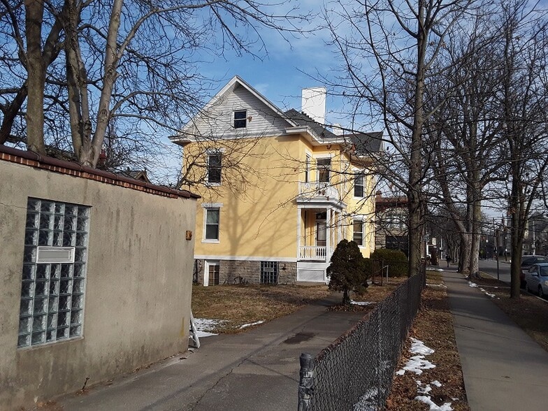 Building Photo - 3003 Junietta Ave
