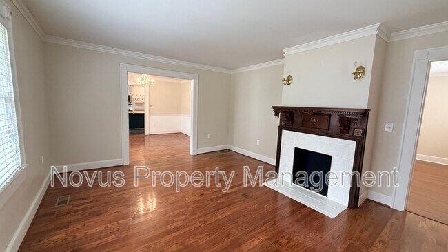 Building Photo - 142 Oak Ave