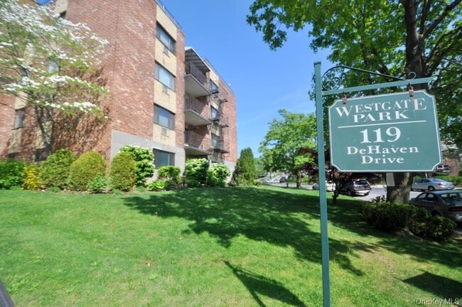 Building Photo - 119 Dehaven Dr