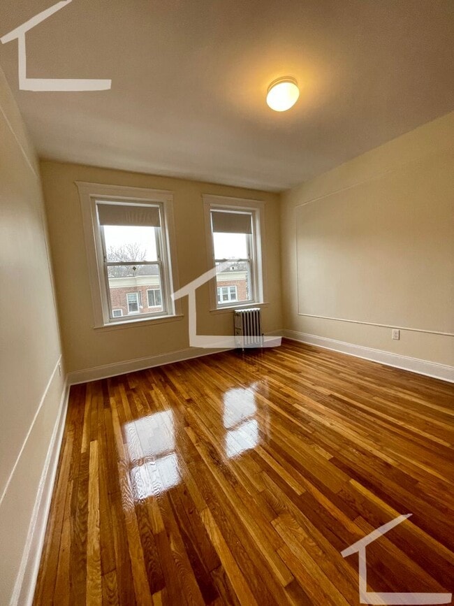 Building Photo - No Brokers Fee, No Security Deposit, Heat, Hot Water Included, Laundry on a Site
